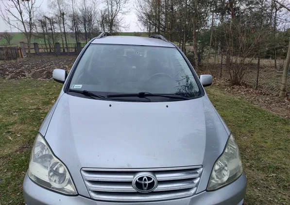 toyota avensis verso Toyota Avensis Verso cena 8200 przebieg: 400000, rok produkcji 2005 z Kłobuck